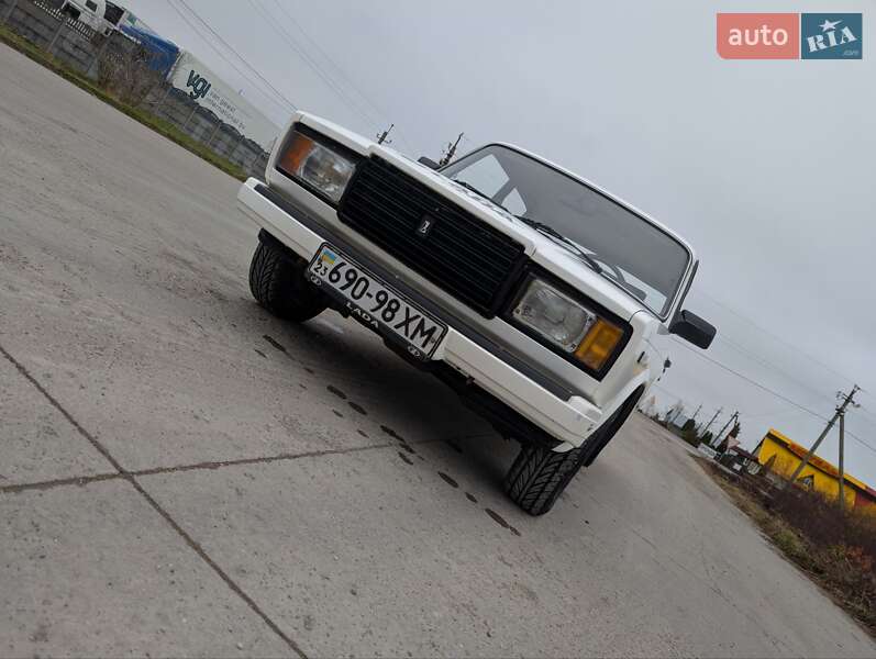 Седан ВАЗ / Lada 2107 1991 в Хотине фото 10 Седан ВАЗ / Lada 2107 1991 в Хотине