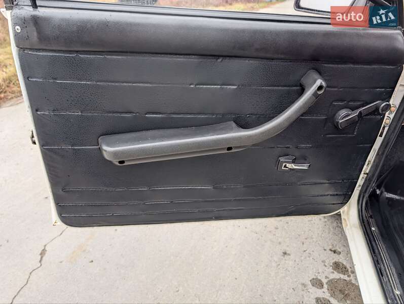 Седан ВАЗ / Lada 2107 1991 в Хотине фото 21 Седан ВАЗ / Lada 2107 1991 в Хотине