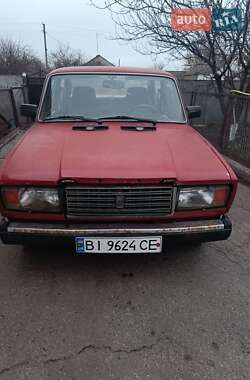 Седан ВАЗ 2107 1990 в Чутове