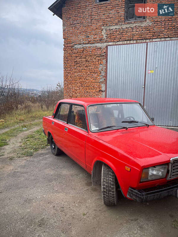 Седан ВАЗ / Lada 2107 1985 в Бережанах