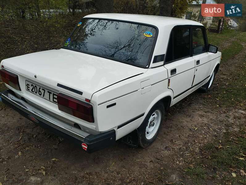 Седан ВАЗ / Lada 2107 1989 в Теребовле