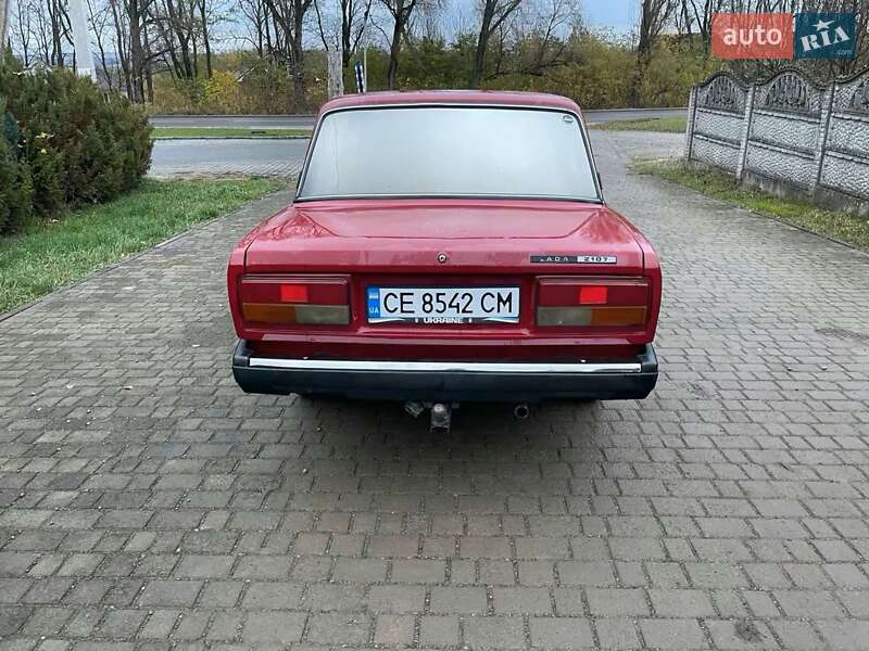 Седан ВАЗ / Lada 2107 1995 в Чернівцях