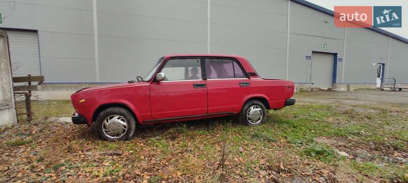 Седан ВАЗ / Lada 2107 1999 в Звягеле