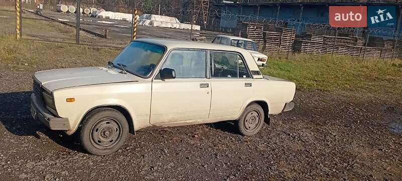 Седан ВАЗ / Lada 2107 1988 в Ківерцях фото Седан ВАЗ / Lada 2107 1988 в Ківерцях
