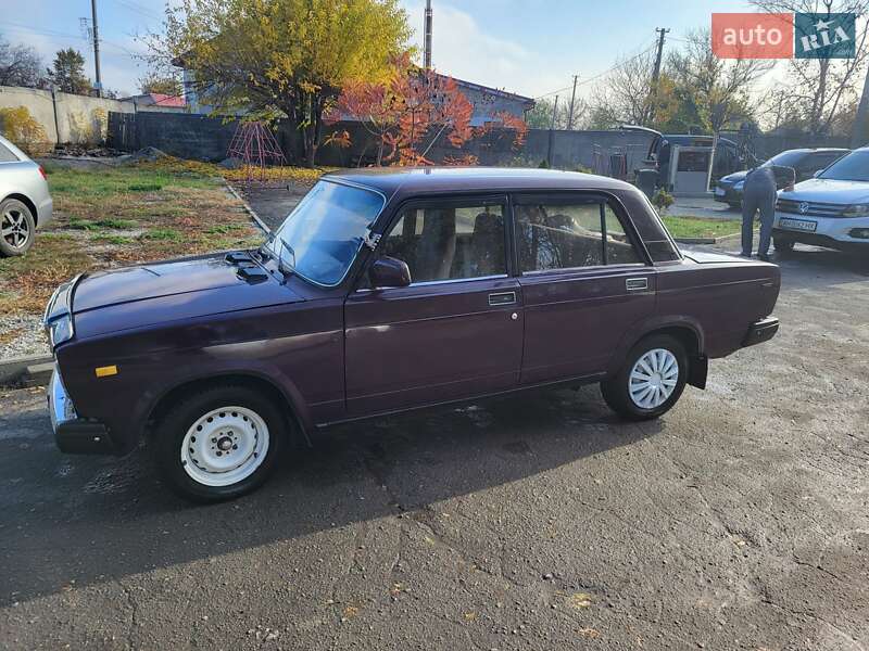Седан ВАЗ / Lada 2107 2003 в Тернівці
