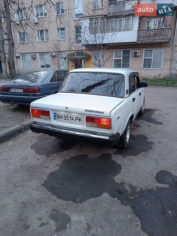 Седан ВАЗ / Lada 2107 2001 в Одессе