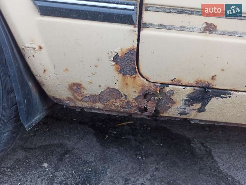 Седан ВАЗ / Lada 2107 1988 в Золочеве фото 3 Седан ВАЗ / Lada 2107 1988 в Золочеве