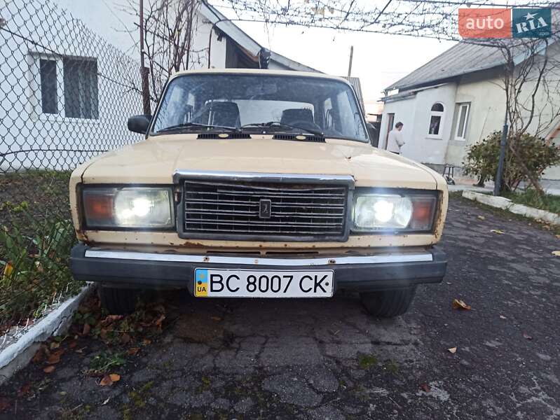 Седан ВАЗ / Lada 2107 1988 в Золочеве фото 7 Седан ВАЗ / Lada 2107 1988 в Золочеве