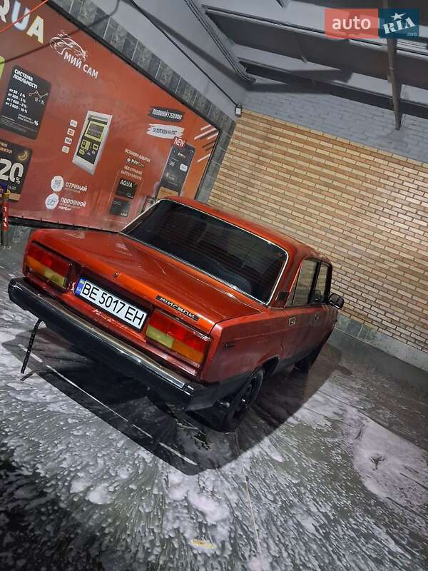 Седан ВАЗ / Lada 2107 1990 в Николаеве