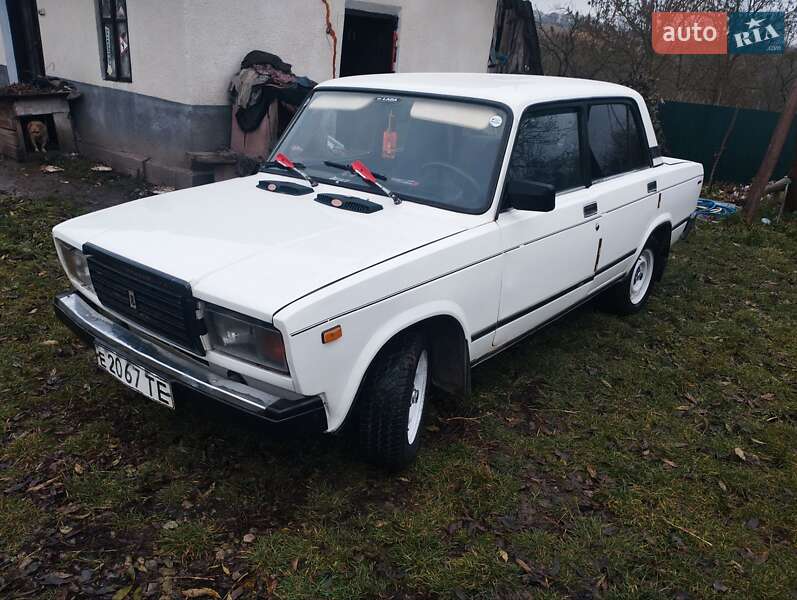 Седан ВАЗ / Lada 2107 1989 в Теребовле