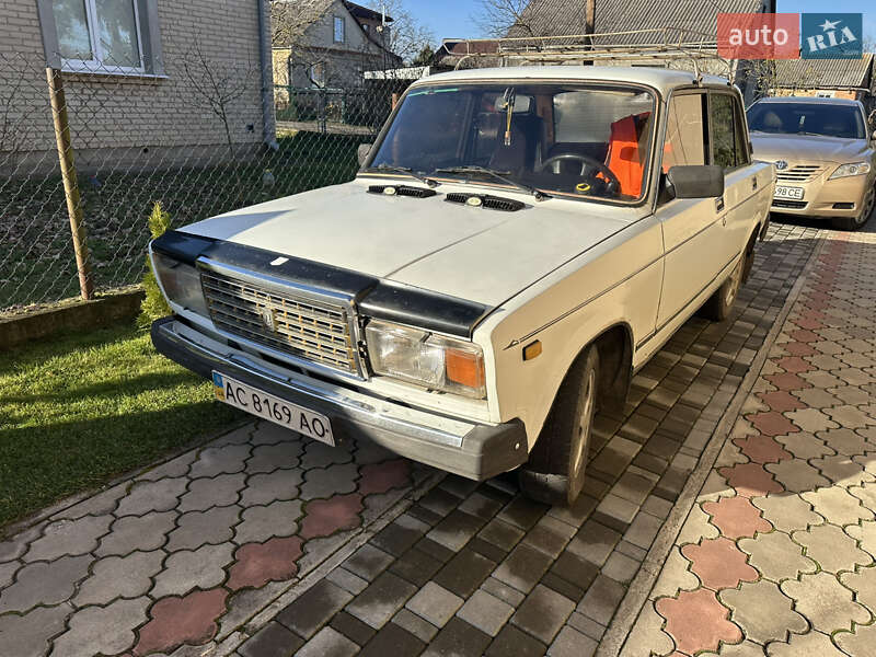 Седан ВАЗ / Lada 2107 1998 в Владимире