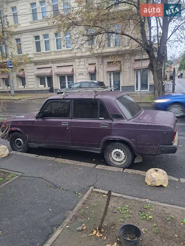 Седан ВАЗ / Lada 2107 2003 в Одессе