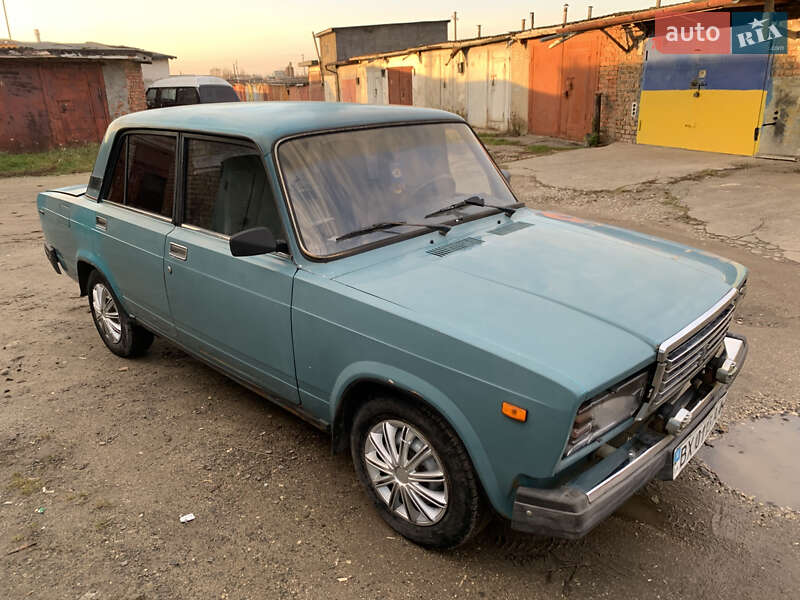 Седан ВАЗ / Lada 2107 2004 в Хмельницькому фото 2 Седан ВАЗ / Lada 2107 2004 в Хмельницькому