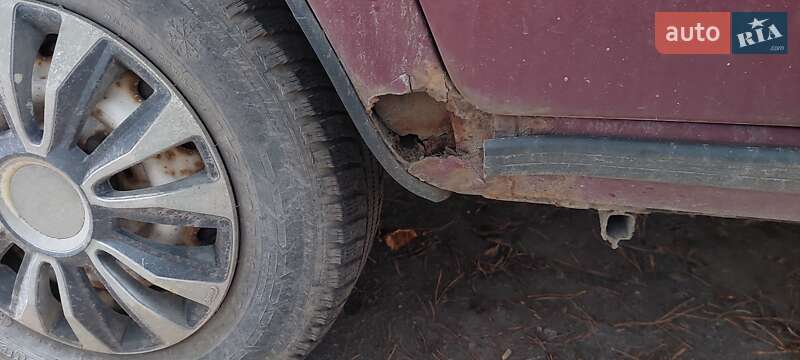 Седан ВАЗ / Lada 2107 1996 в Горишних Плавнях фото 16 Седан ВАЗ / Lada 2107 1996 в Горишних Плавнях