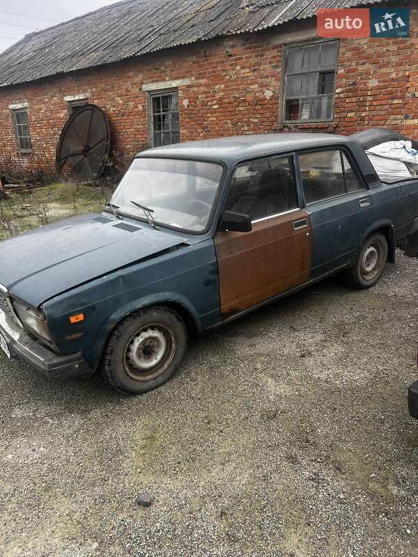 Седан ВАЗ / Lada 2107 2006 в Миронівці