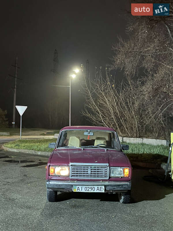 Седан ВАЗ / Lada 2107 1984 в Киеве