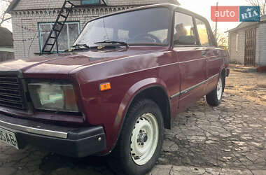 Седан ВАЗ / Lada 2107 2002 в Першотравенске