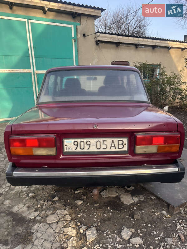 Седан ВАЗ / Lada 2107 2002 в Першотравенске