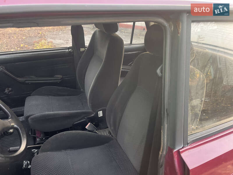 Седан ВАЗ / Lada 2107 2002 в Першотравенске