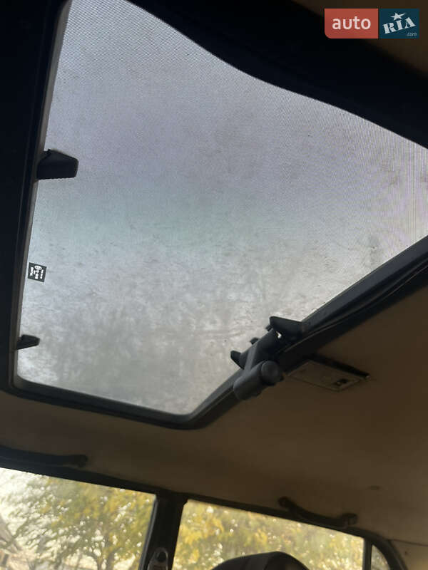 Седан ВАЗ / Lada 2107 1989 в Окнах