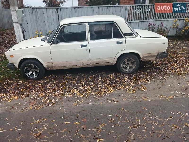 Седан ВАЗ / Lada 2107 1999 в Чугуеве фото Седан ВАЗ / Lada 2107 1999 в Чугуеве