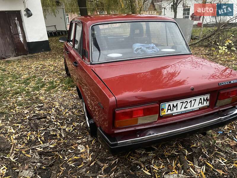 Седан ВАЗ / Lada 2107 2002 в Звягеле