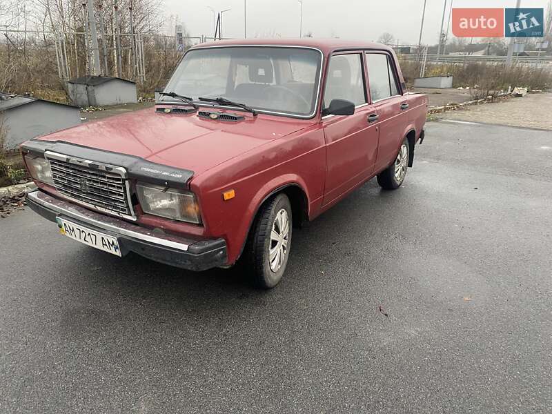 Седан ВАЗ / Lada 2107 2002 в Звягеле