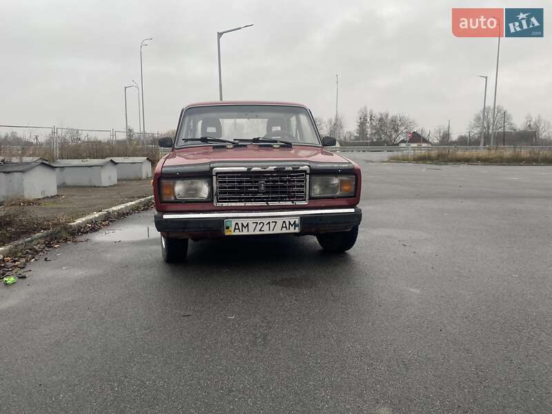 Седан ВАЗ / Lada 2107 2002 в Звягеле