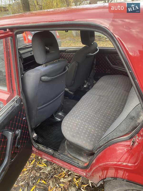 Седан ВАЗ / Lada 2107 2002 в Звягеле