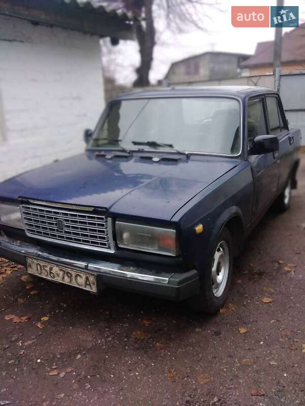 Седан ВАЗ / Lada 2107 1987 в Глухове фото Седан ВАЗ / Lada 2107 1987 в Глухове