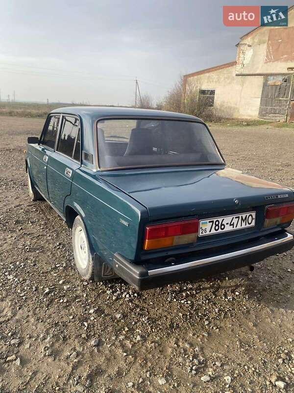 Седан ВАЗ / Lada 2107 2002 в Борщеве