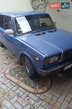 Седан ВАЗ / Lada 2107 2005 в Днепре