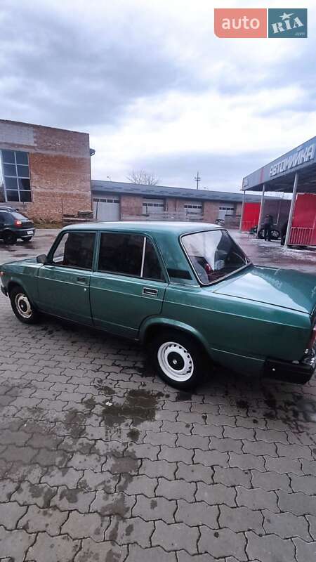 Седан ВАЗ / Lada 2107 2006 в Калуше