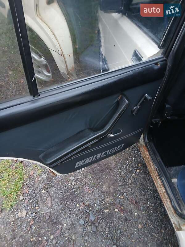 Седан ВАЗ / Lada 2107 1995 в Мукачево фото 12 Седан ВАЗ / Lada 2107 1995 в Мукачево