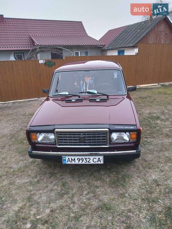 Седан ВАЗ / Lada 2107 2007 в Звягеле