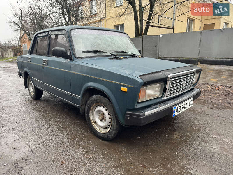Седан ВАЗ / Lada 2107 2000 в Виннице
