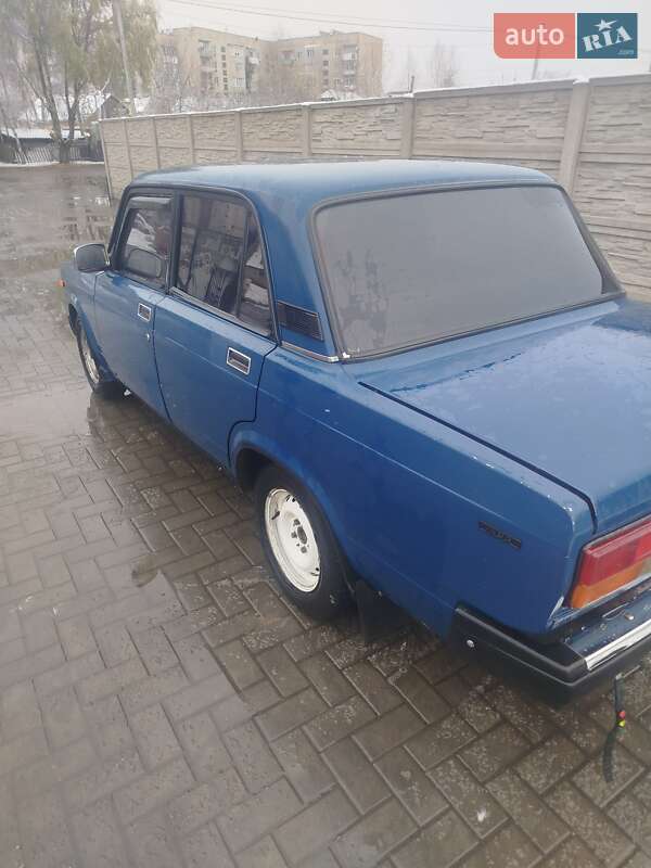 Седан ВАЗ / Lada 2107 2003 в Рожище