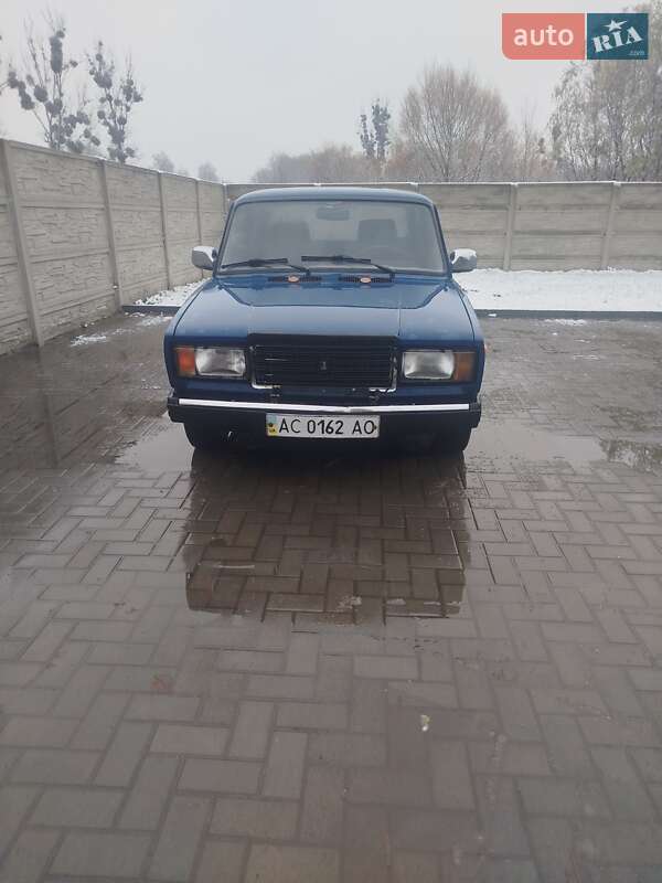 Седан ВАЗ / Lada 2107 2003 в Рожище