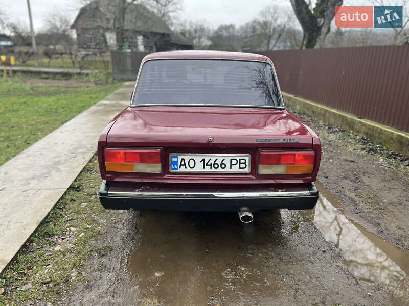 Седан ВАЗ / Lada 2107 2005 в Біловарці