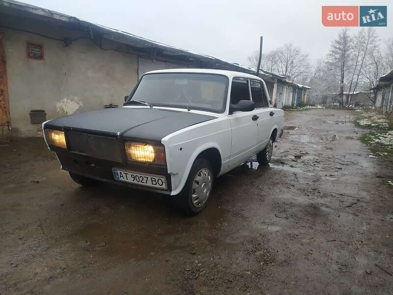Седан ВАЗ / Lada 2107 1985 в Калуші