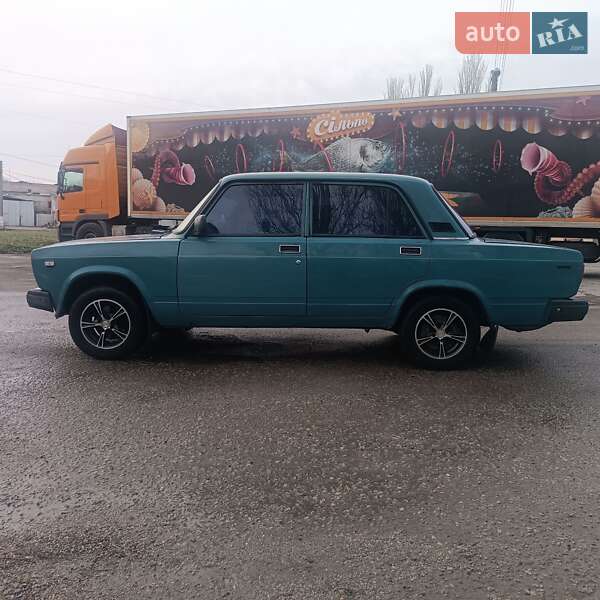 Седан ВАЗ / Lada 2107 2004 в Запорожье