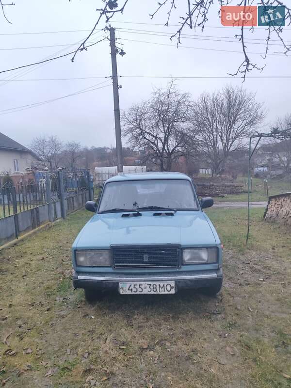 Седан ВАЗ / Lada 2107 1988 в Черновцах