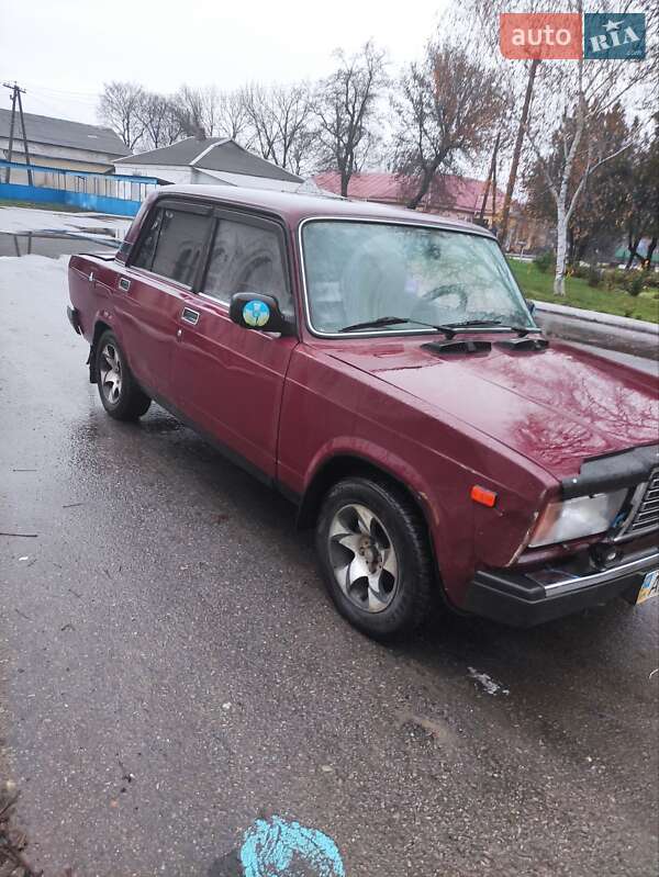 Седан ВАЗ / Lada 2107 2004 в Балті