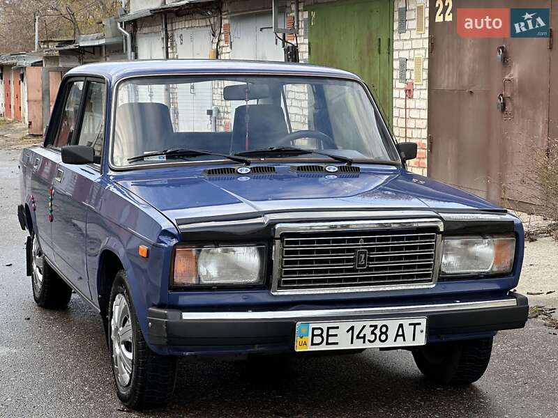 Седан ВАЗ / Lada 2107 2003 в Миколаєві
