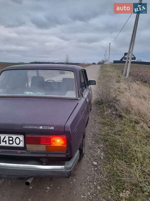 Седан ВАЗ / Lada 2107 1998 в Луцьку