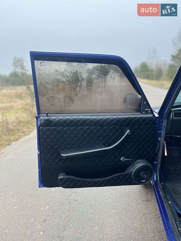 Седан ВАЗ / Lada 2107 2005 в Олевске