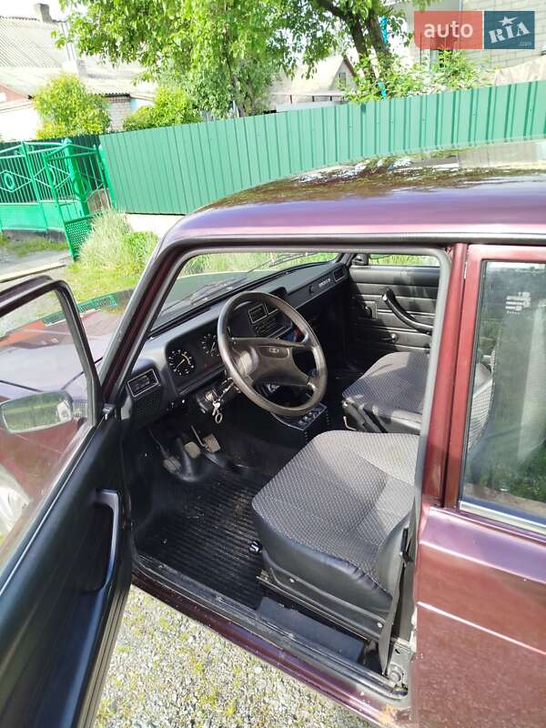 Седан ВАЗ / Lada 2107 2011 в Звягеле фото 15 Седан ВАЗ / Lada 2107 2011 в Звягеле