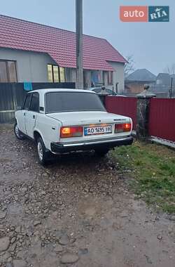Седан ВАЗ 2107 1995 в Хусті