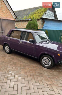 Седан ВАЗ 2107 2004 в Виннице