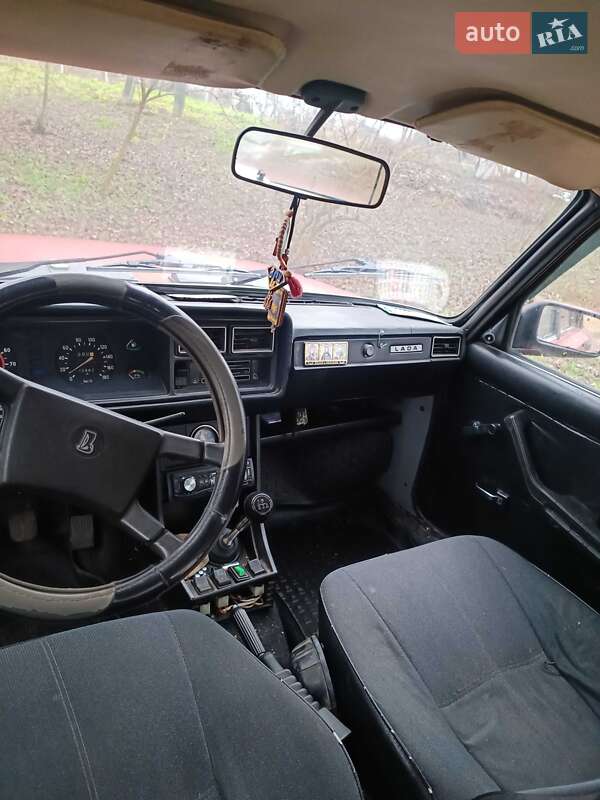 Седан ВАЗ / Lada 2107 1996 в Ніжині